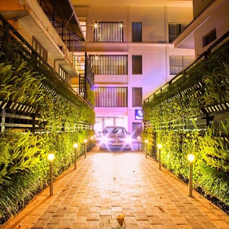 Hotel Neighbourhood, Cochin Kochi Luaran gambar